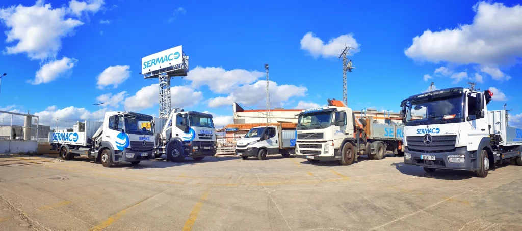 La logística detrás del transporte de andamios y maquinaria de elevación