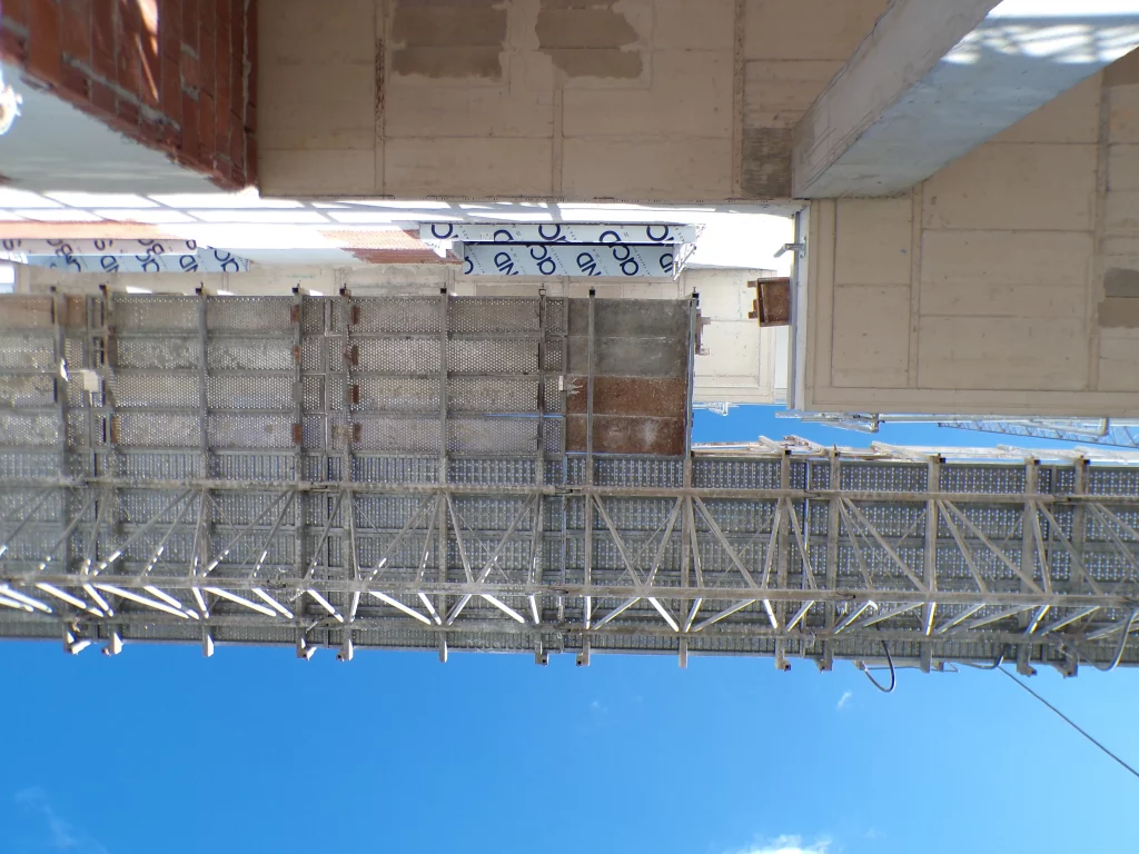 Plataformas motorizadas de cremallera con balcones modulares