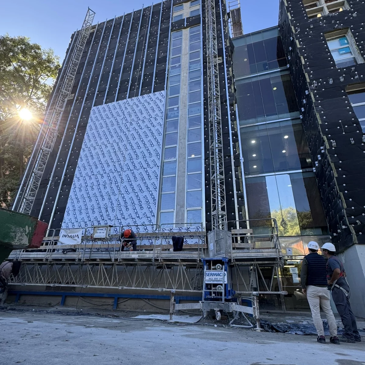 Instalación de bimástiles