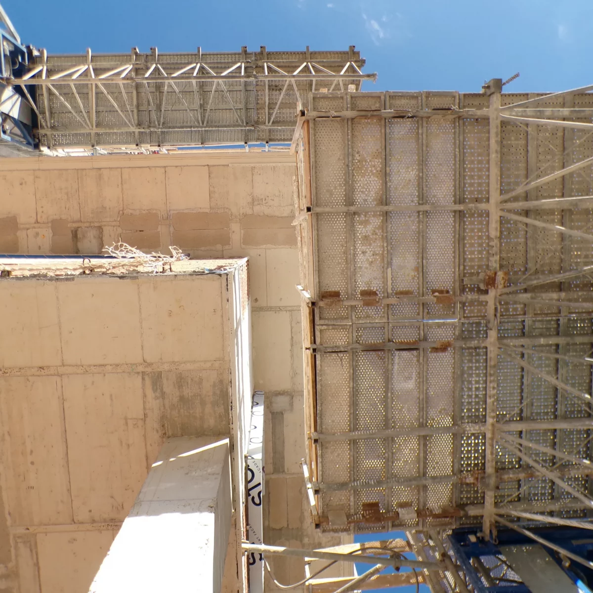 Plataformas motorizadas de cremallera con balcones modulares