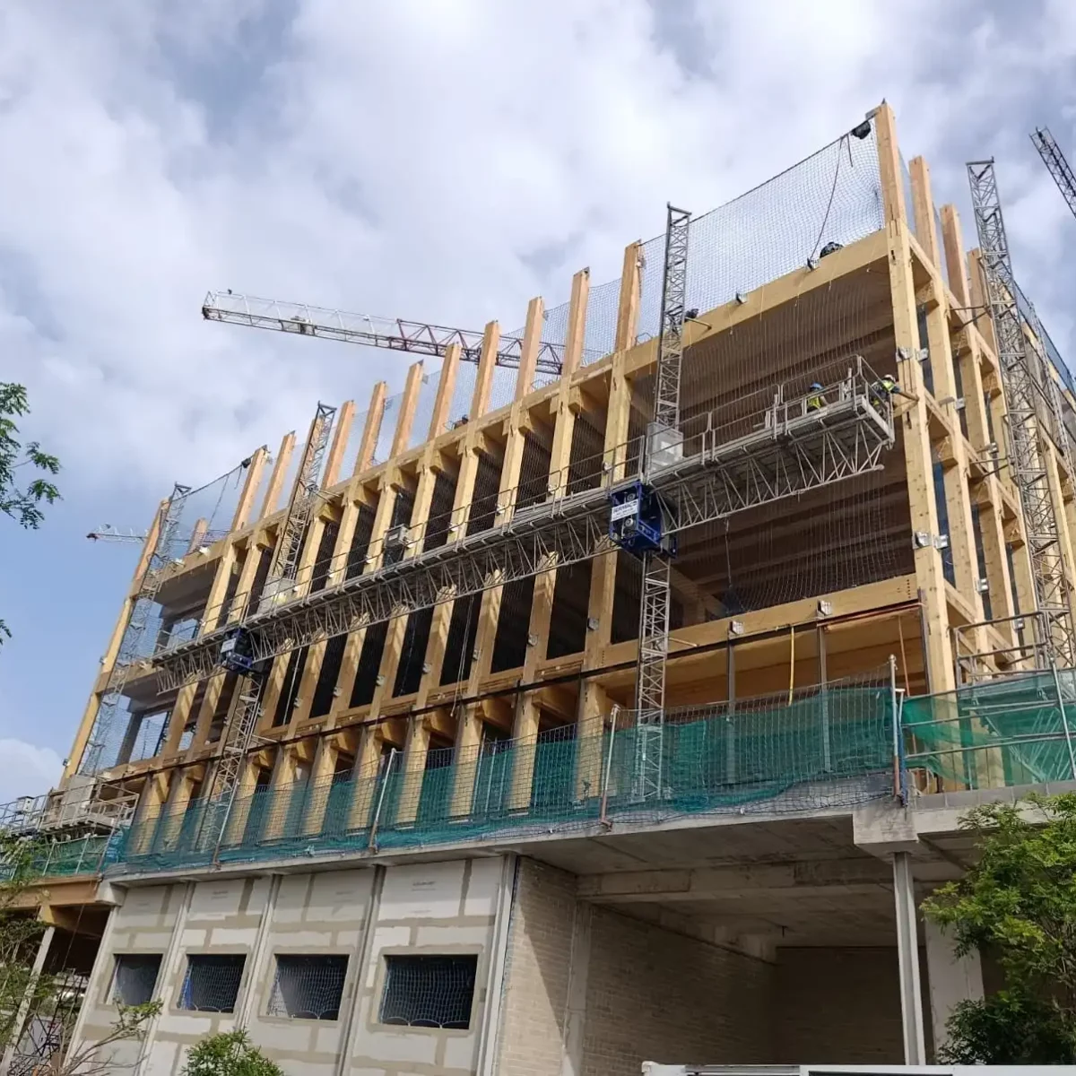 Plataforma de cremallera instalada por Sermaco en las obras del centro Únicas SJD del Hospital Sant Joan de Déu Barcelona